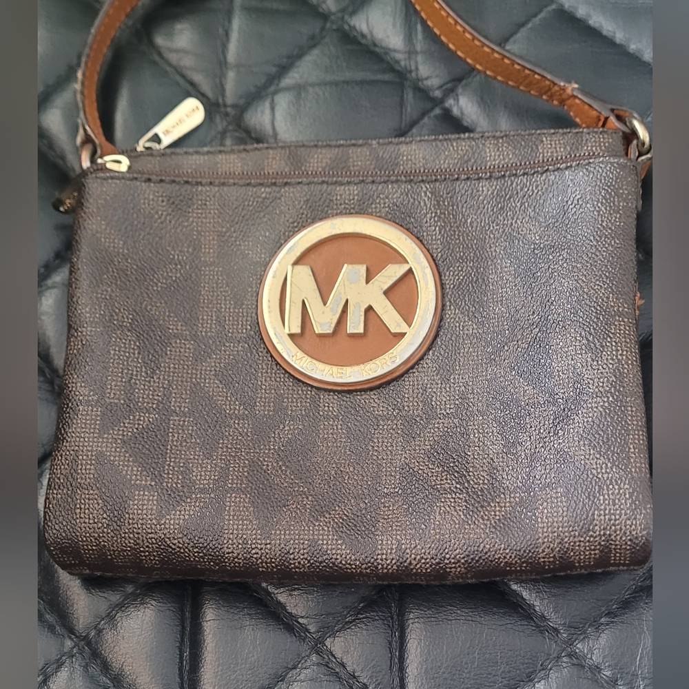 Michael Kors Fulton Crossbody Wallet Purse Dark Brown w/Gold - Picture 2 of 8